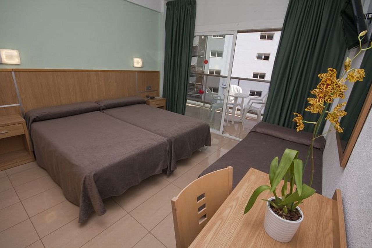 Hotel Perla เบนิดอร์ม ภายนอก รูปภาพ